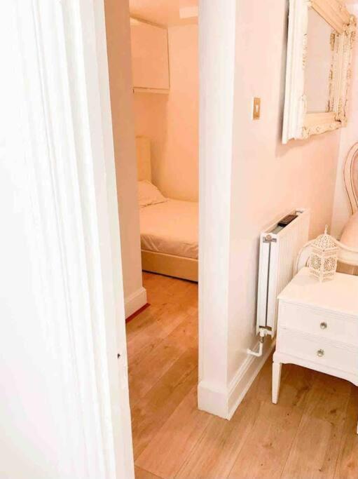 Lovely Two Bedroom Apartment, With Private Garden! Torquay Ngoại thất bức ảnh