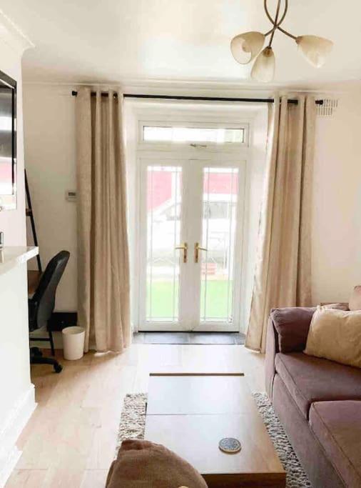 Lovely Two Bedroom Apartment, With Private Garden! Torquay Ngoại thất bức ảnh